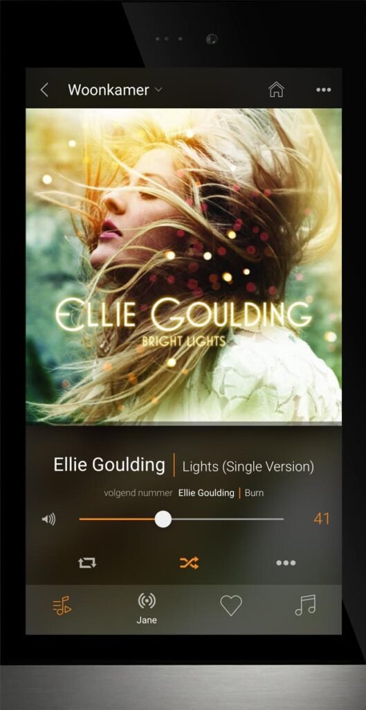 ellie-product-on-big@2x